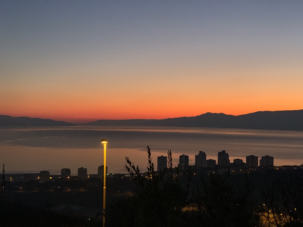 Sunce 2 sunset skyline view
